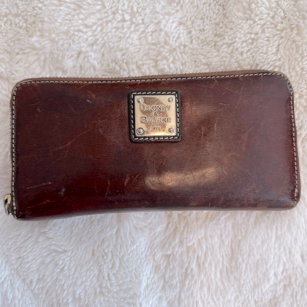 *SOLD* Dooney & Bourke Brown Leather Wallet